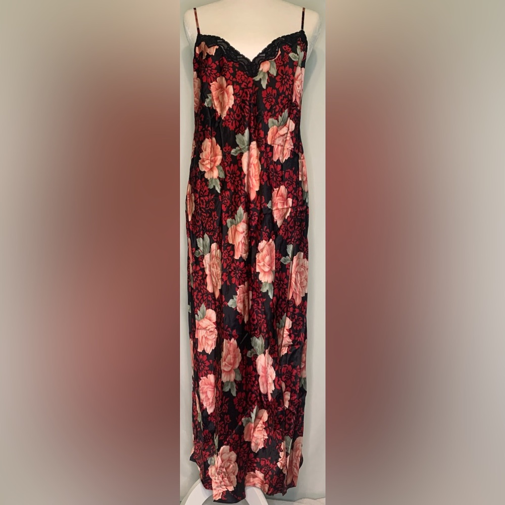 August Silk Intimates Gown & Robe Large